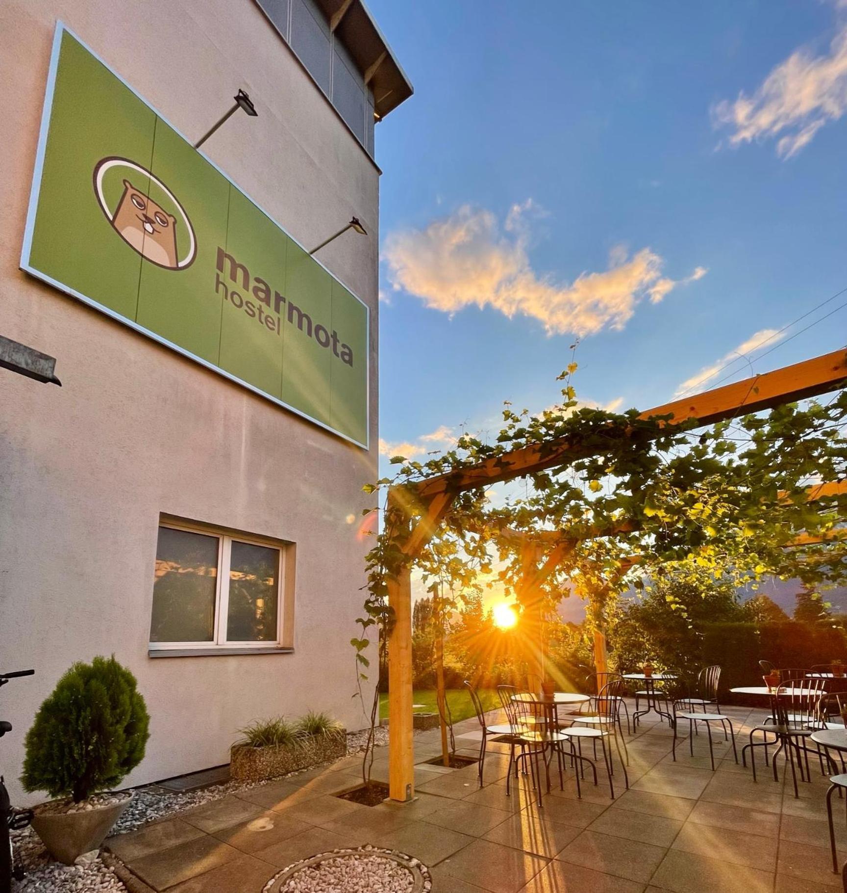 Hostel Marmota Инсбрук Экстерьер фото