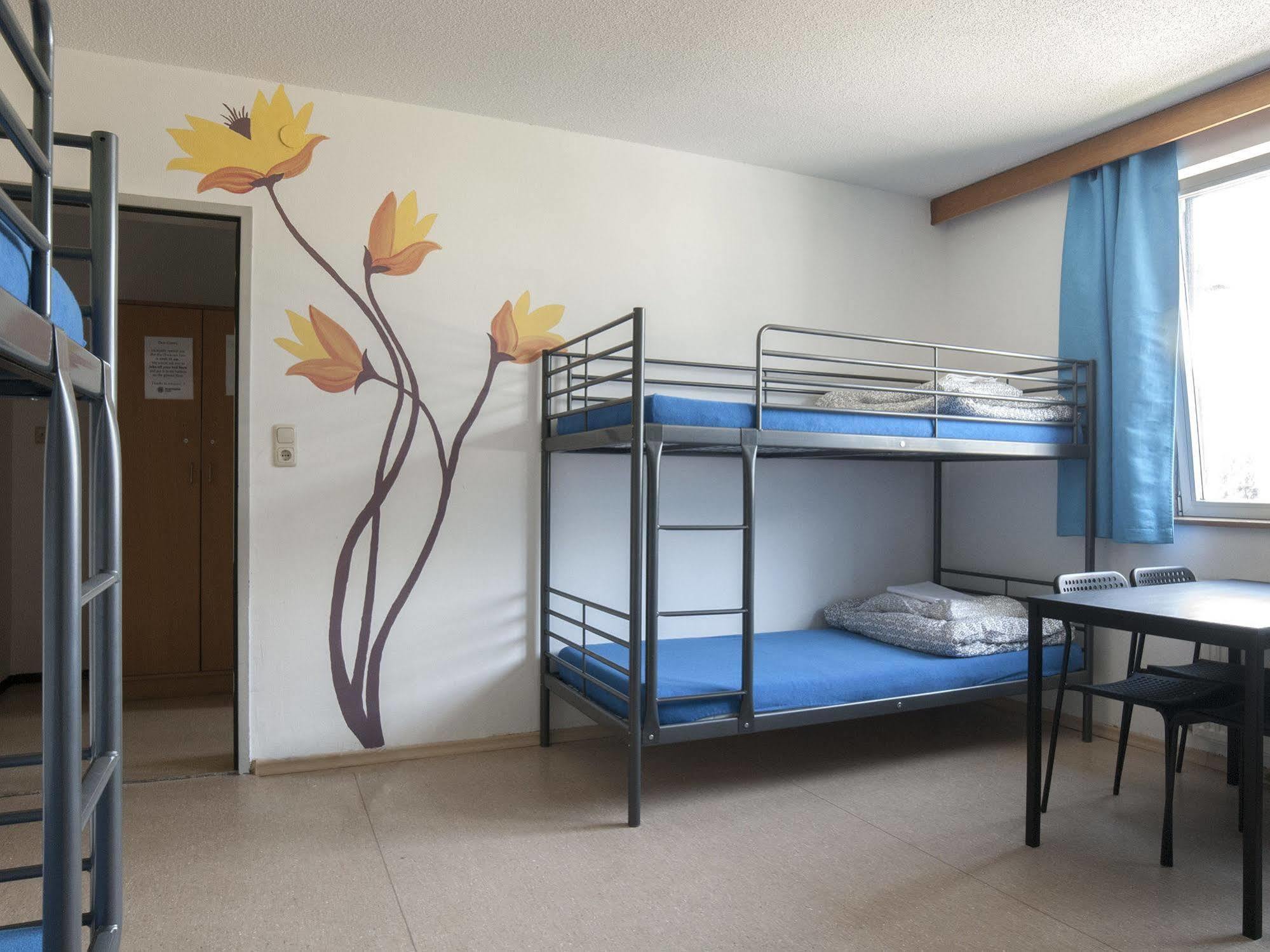 Hostel Marmota Инсбрук Экстерьер фото