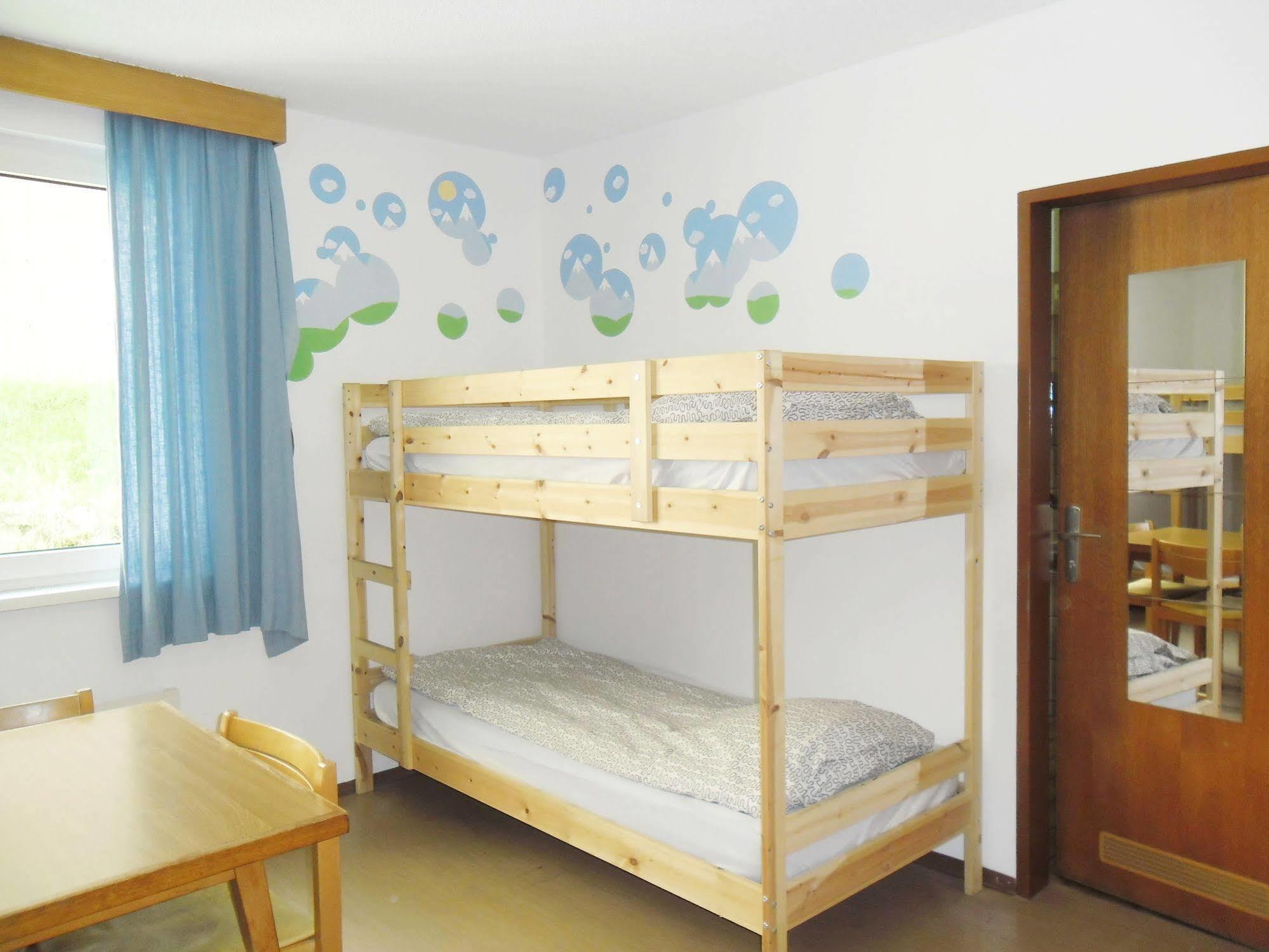 Hostel Marmota Инсбрук Экстерьер фото